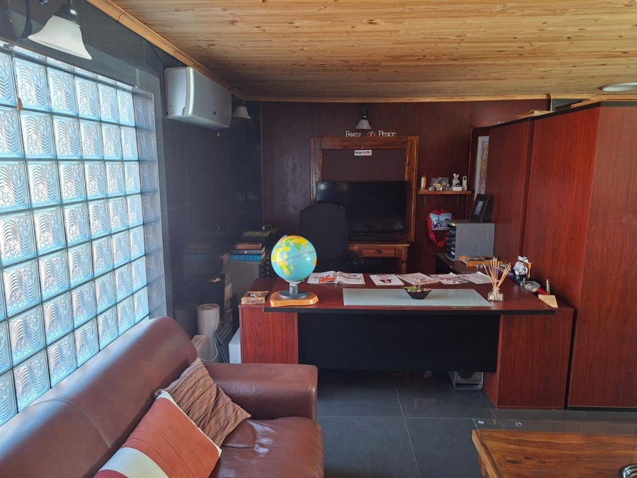 5 Bedroom Property for Sale in Protea Heights Western Cape